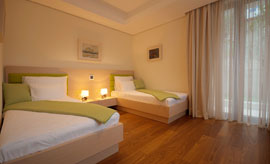 Twin bedroom