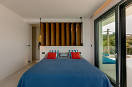 Double bedroom with balcony access