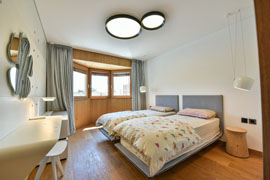 Twin bedroom