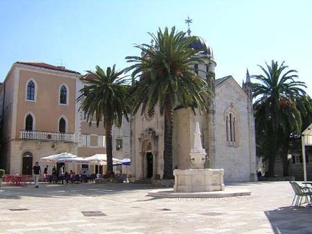 Cafe in the church square