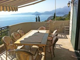 Dining terrace and sea view